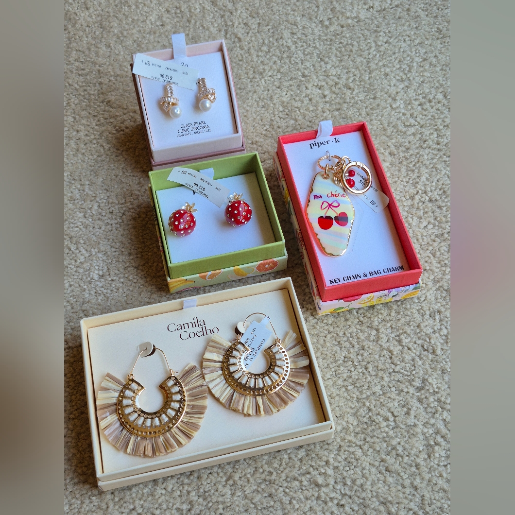 New Lot Of 4 Jewelry Items Earrings By Camila Coelho And Piper K 35$